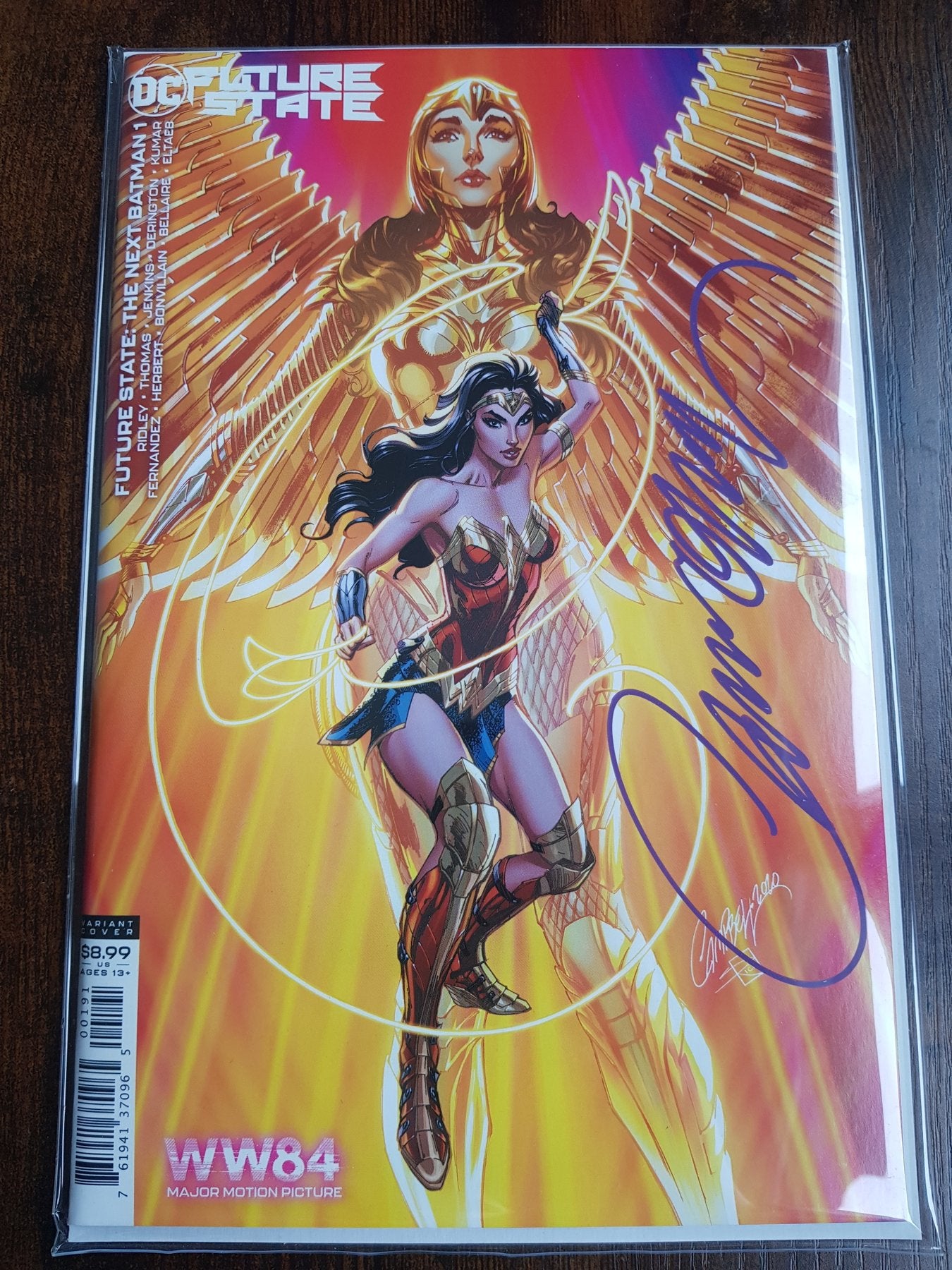 Future State : The Next Batman #1 - Signed by J. Scott Campbell !!